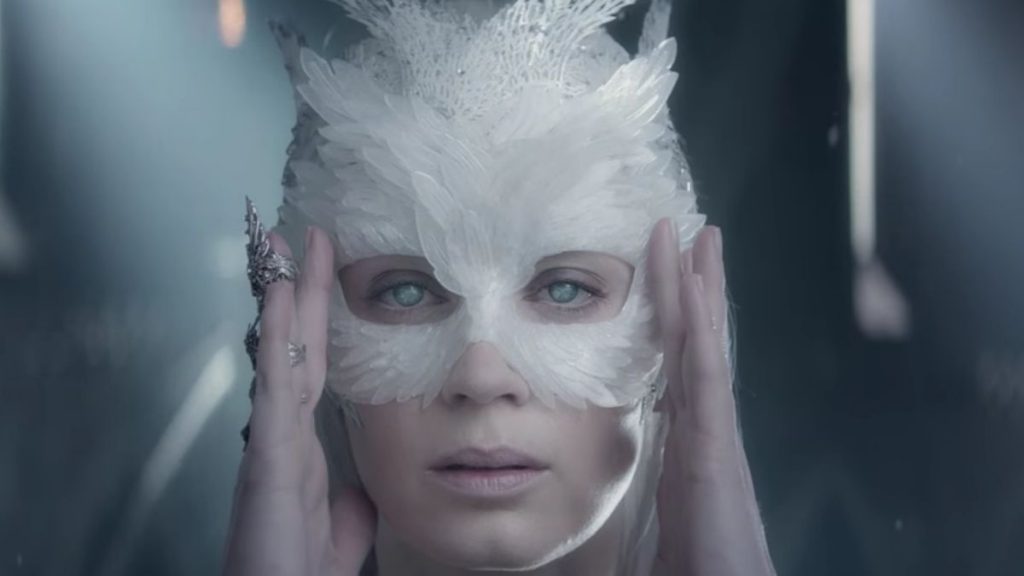 Ледяная королева с говорящим именем Фрейя — не лучшая роль Эмили Блант