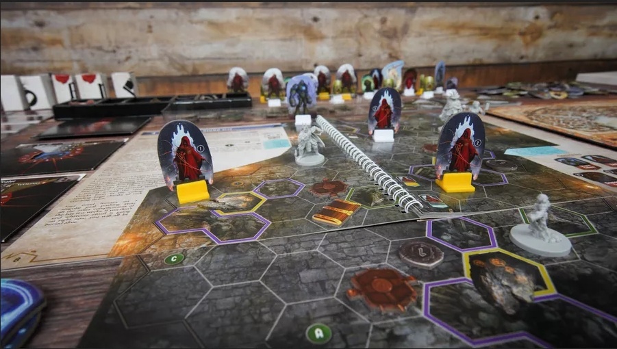 Настольная игра «Gloomhaven. Мрачная гавань: Челюсти льва