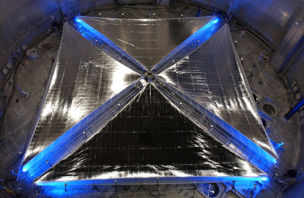 Двадцатиметровый солнечный парус, разработанный NASA.