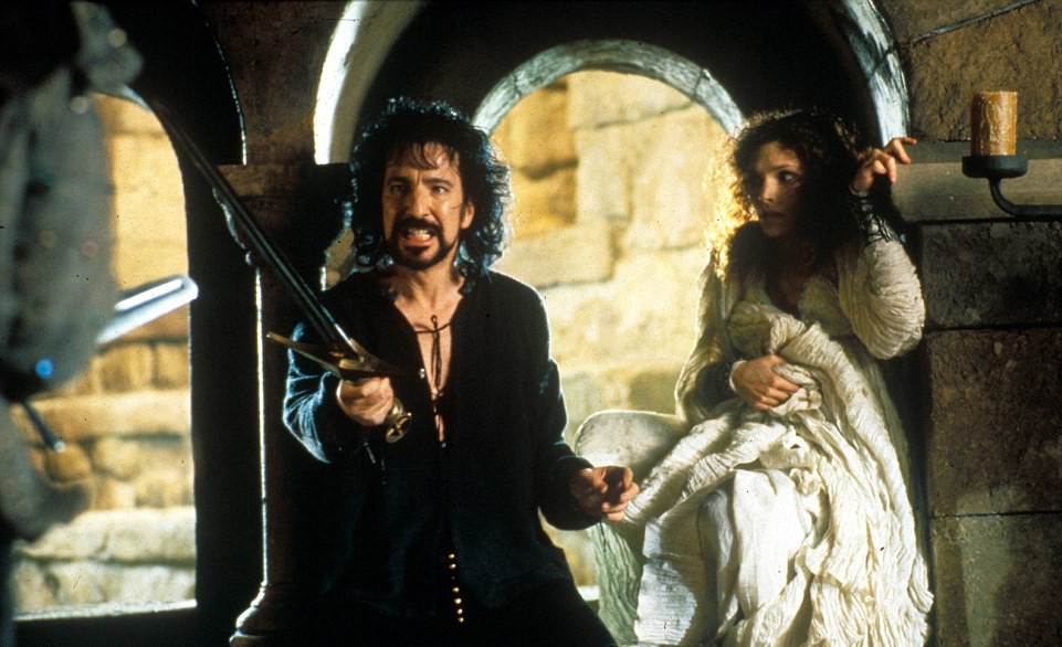 302935A800000578-3399304-Throughout_his_30_year_career_Rickman_transcended_both_romantic_-a-41_1452784543925[1]