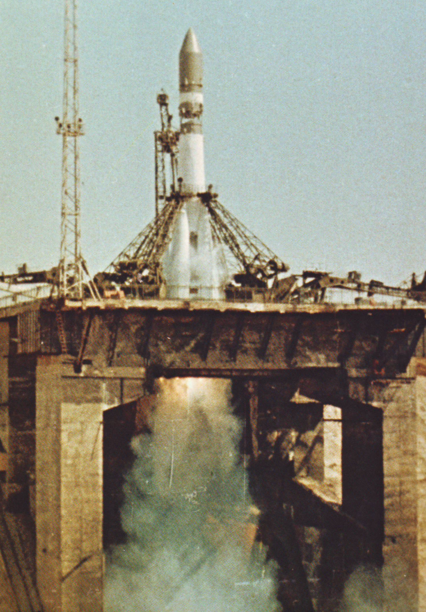 Старт востока 1. Космический корабль Восток Юрия Гагарина 1961. Байконур Восток 1 1961. Ракета Юрия Гагарина Восток-1.