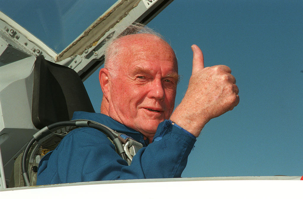 Американский астронавт Джон Гленн умер в возрасте 95 лет