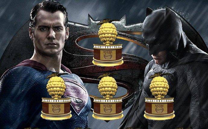 «Бэтмен против Супермена» взял 4 «Золотых малины»