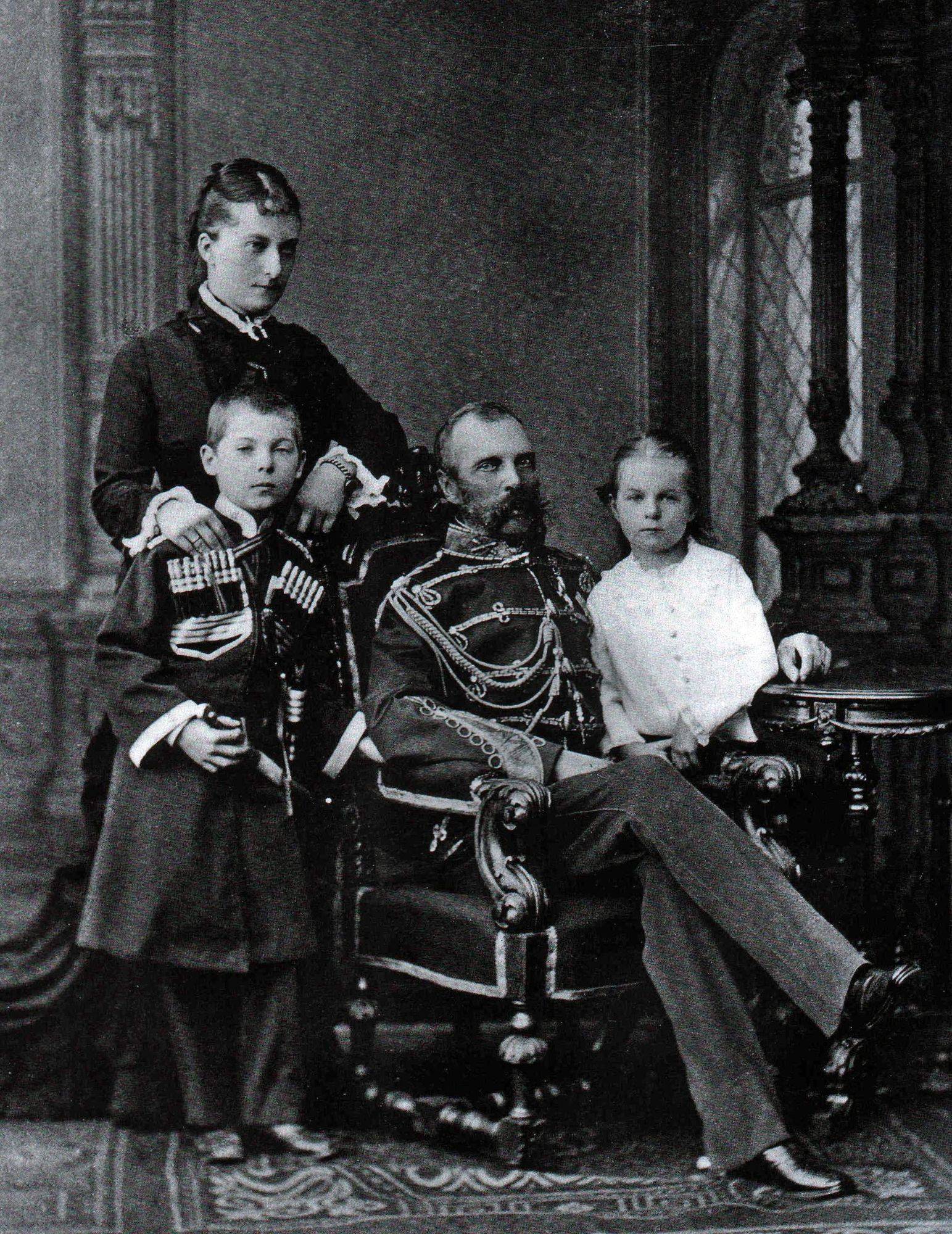 Великокняжеские семьи при воцарении последнего русского императора. Старшие 