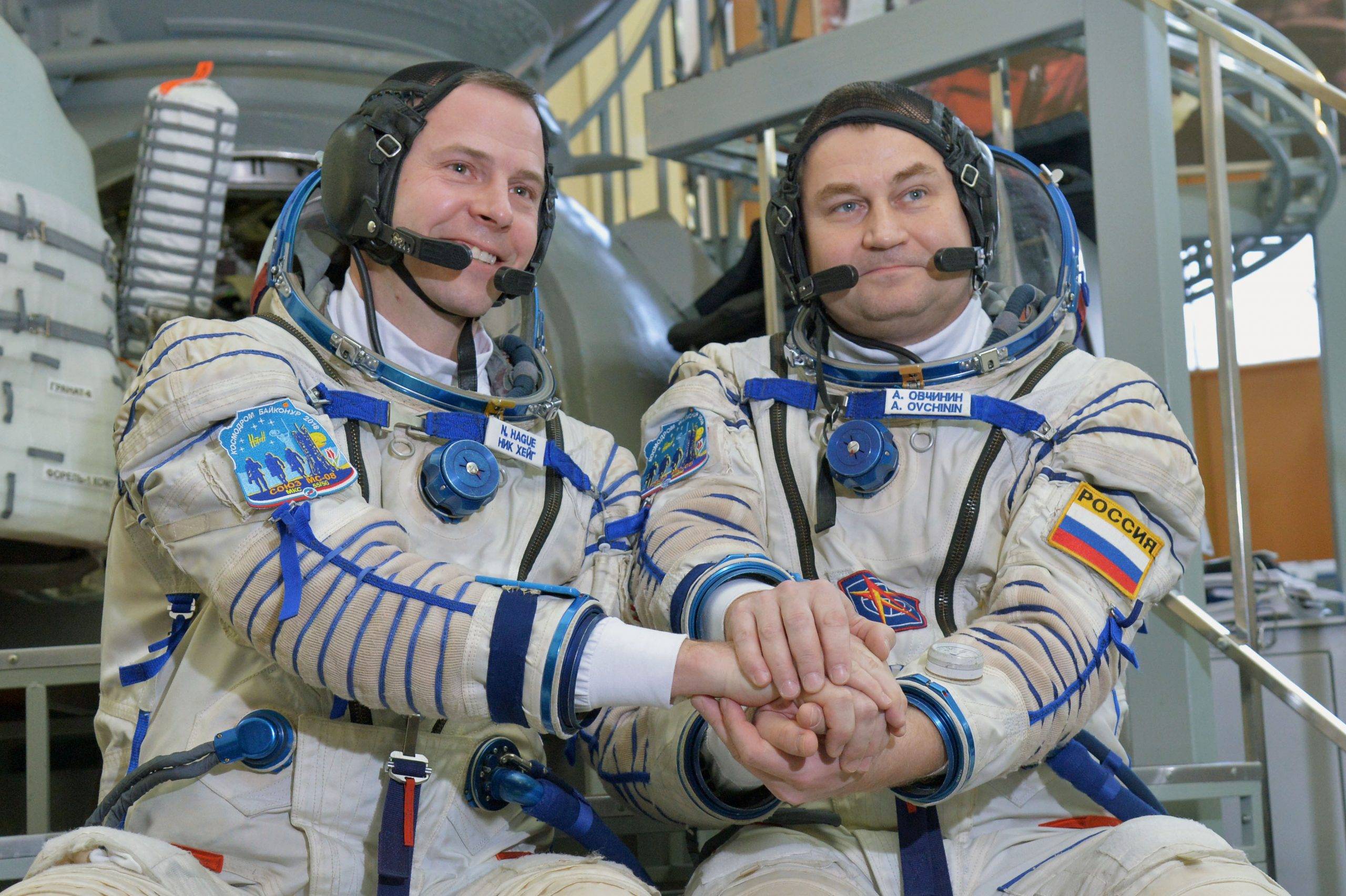 Почему выжили космонавты «Союз МС-10» 8