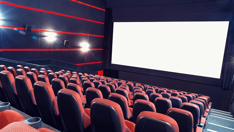 Во всех регионах России закроют кинотеатры из-за коронавируса