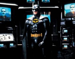СМИ: Майкл Китон ведёт переговоры с WB о роли Бэтмена в сольнике Флэша