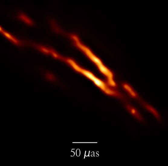 Телескоп горизонта событий получил снимок джета черной дыры 1