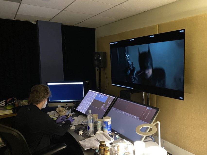 С днём Бэтмена: отрывок из саундтрека и кадр из «Бэтмена» Мэтта Ривза