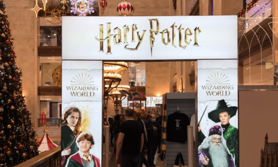 В Москве открылся поп-ап магазин по «Гарри Поттеру»