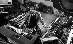 Умер греческий композитор Вангелис, один из пионеров электронной музыки