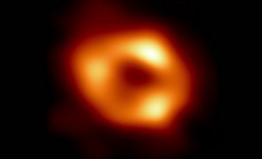 Фото чёрной дыры в центре галактики: как оно сделано и почему важно