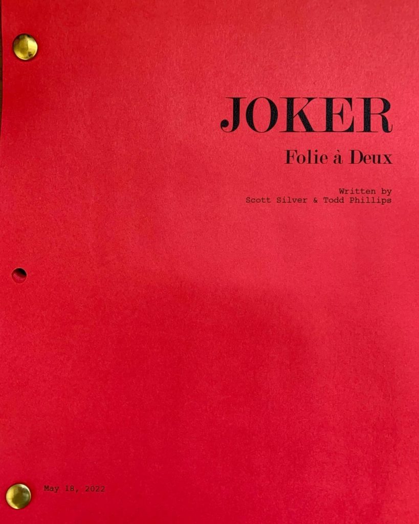 Фото: Хоакин Феникс читает сценарий продолжения «Джокера» 1
