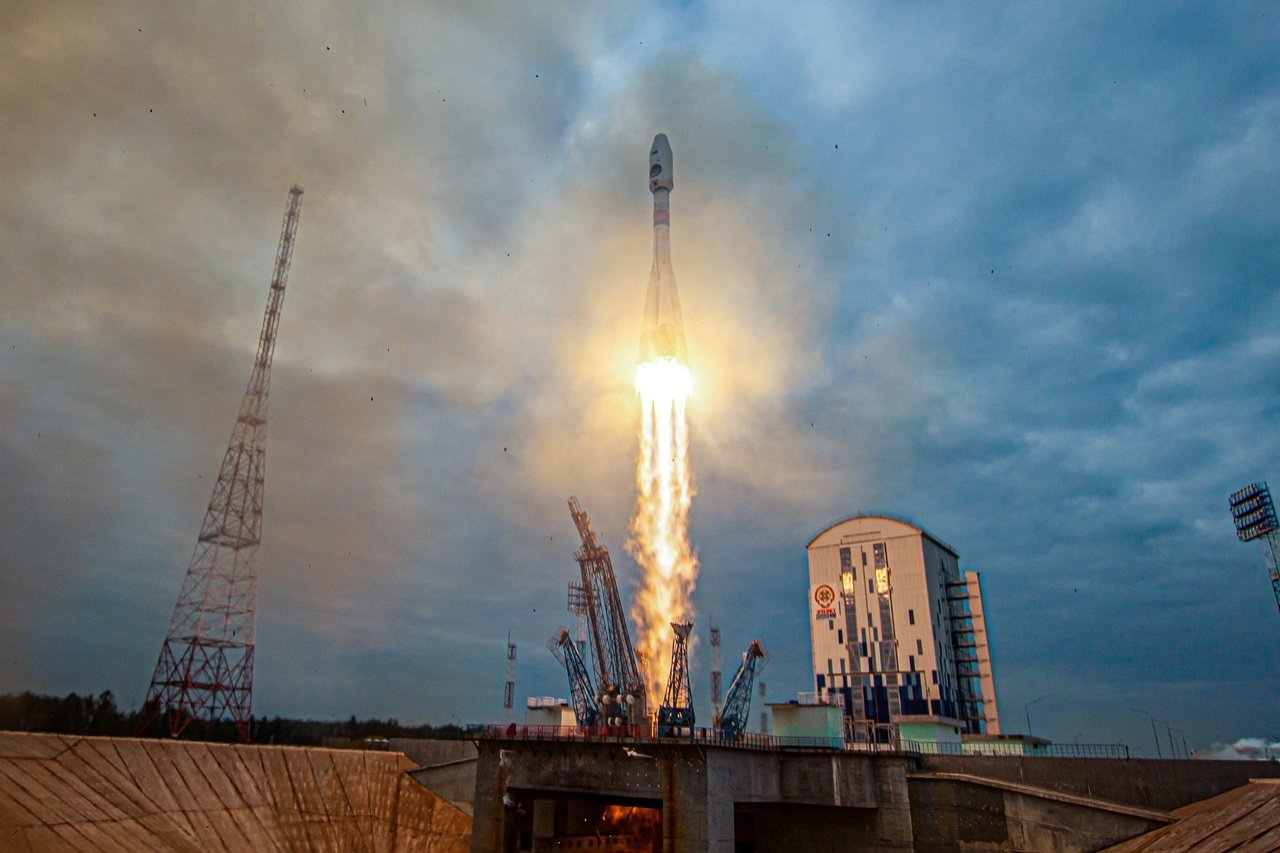 Россия отправила станцию к Луне — это первая за 47 лет российская лунная миссия